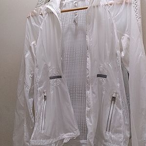 Lululemon Athletica Wear Size 6 White